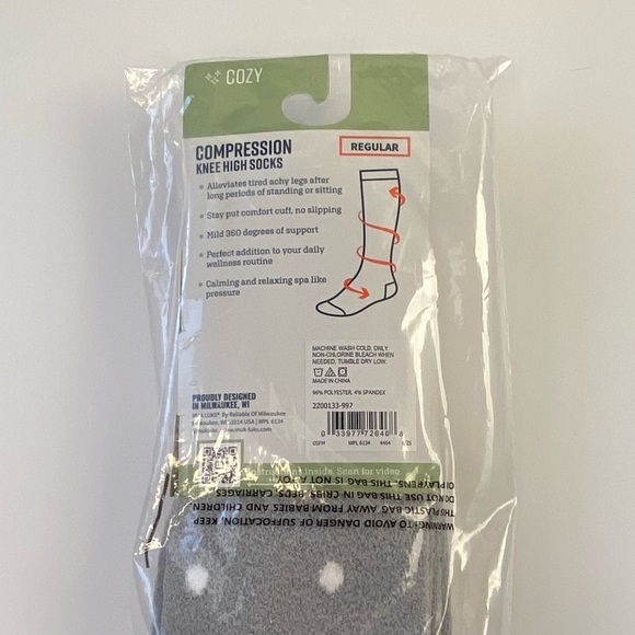 MUK LUKS 2 Pair Compression Knee High Socks, Grey-Stripes, Regular Calf Sz: 6-10 - Picture 8 of 10